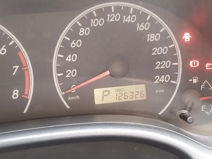 Odometer of the Corolla showing 126,326 km
